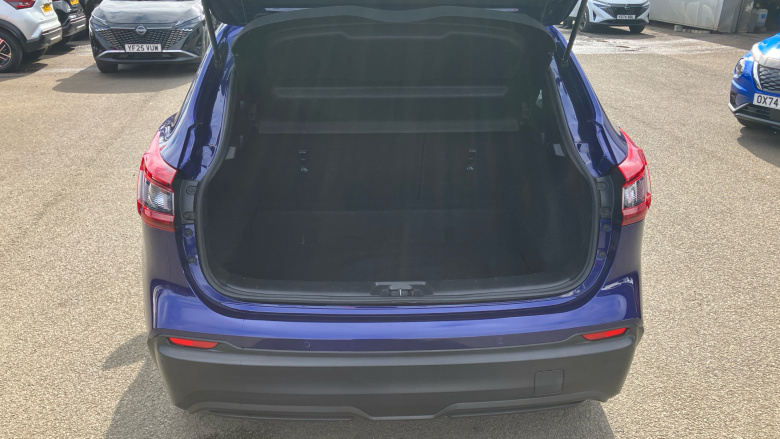 Nissan Qashqai 1.3 DiG-T Acenta Premium 5dr Petrol Hatchback